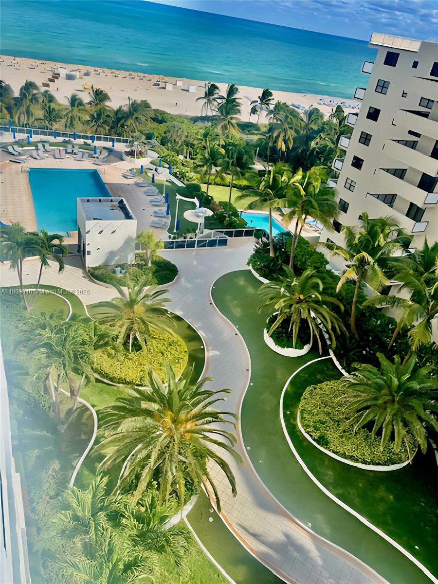 THE DECOPLAGE CONDO - Residential Lease