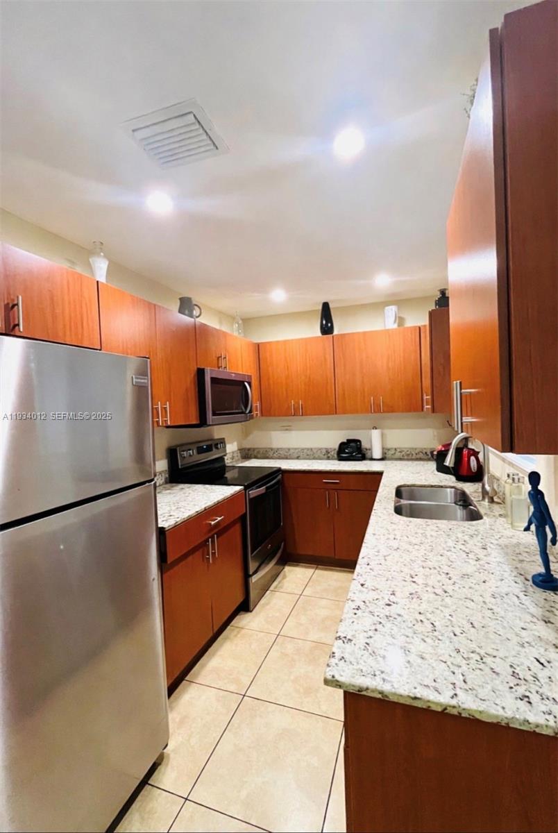 LAKE AIRE ESTATES - Residential