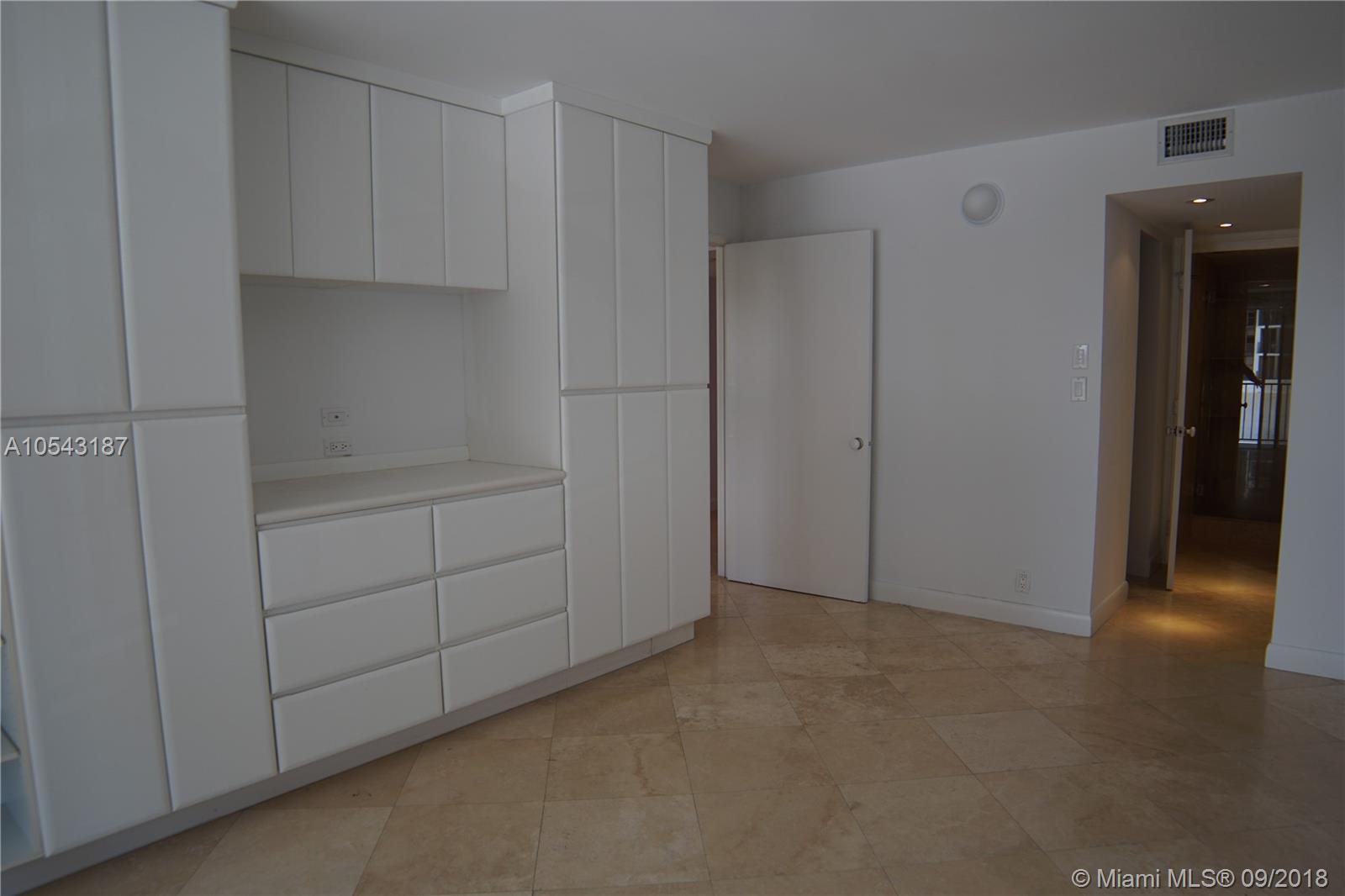 BRICKELL PLACE CONDO - Residential Lease