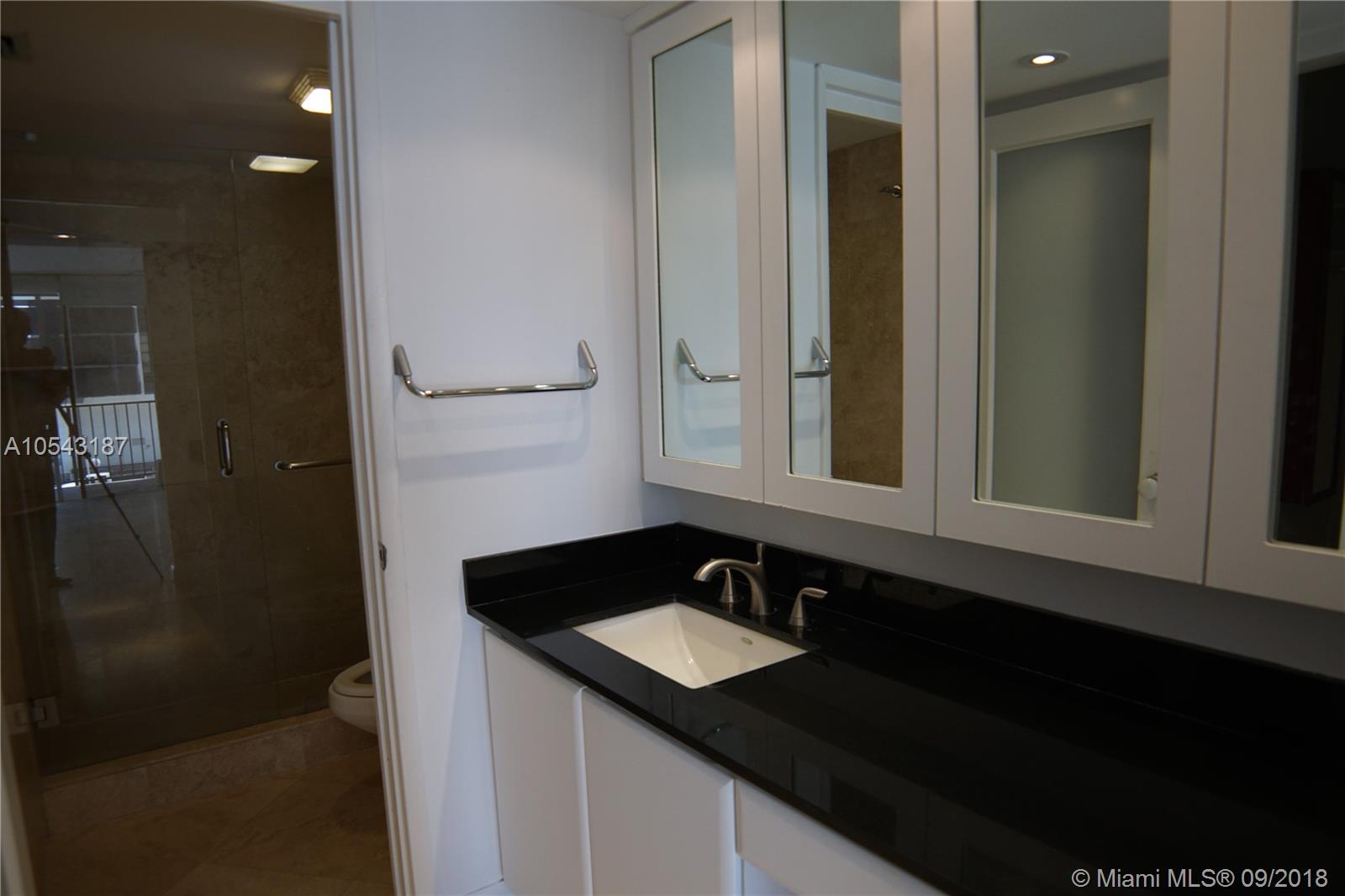 BRICKELL PLACE CONDO - Residential Lease