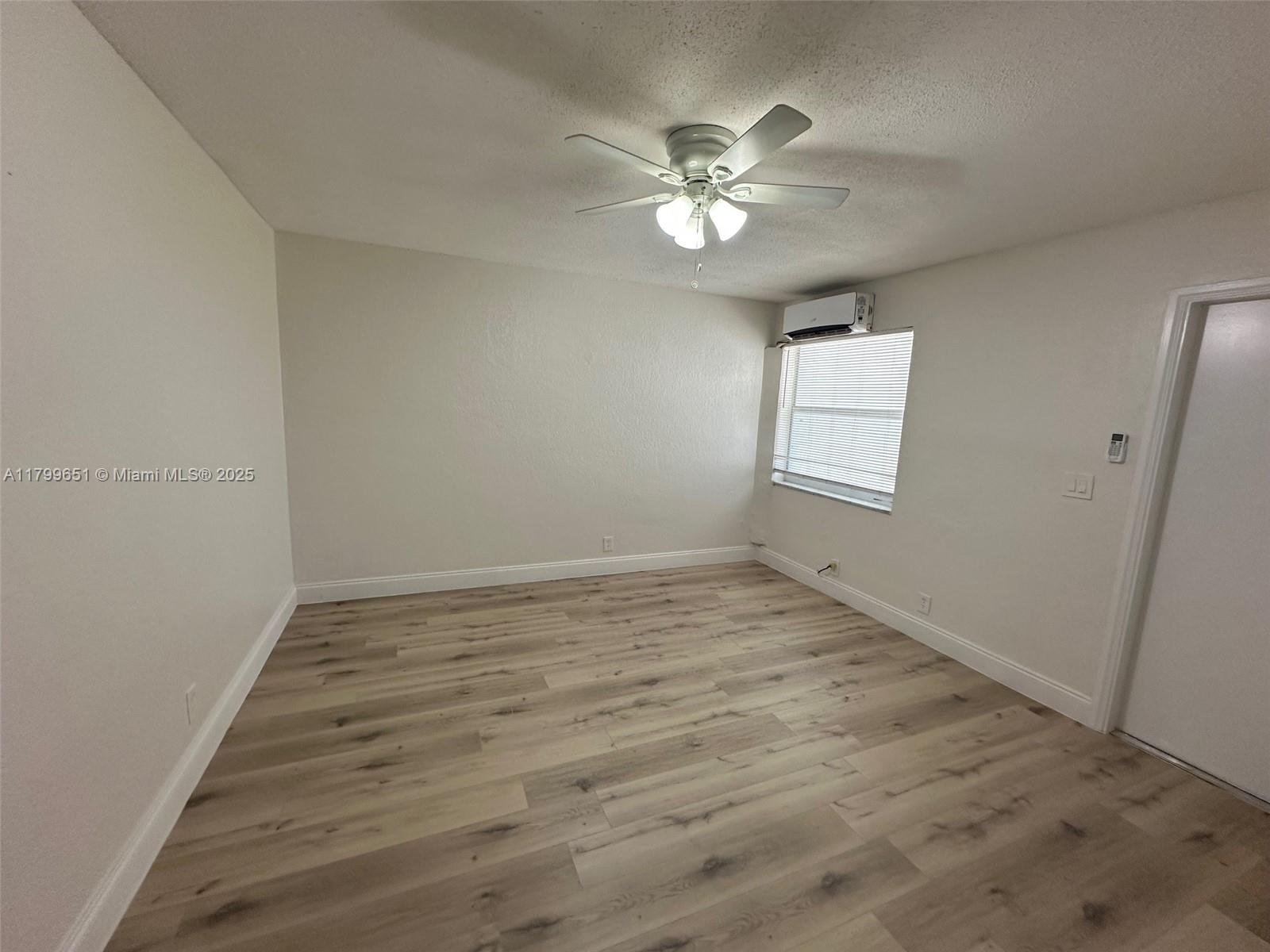 1105 NE 5th Ter 3