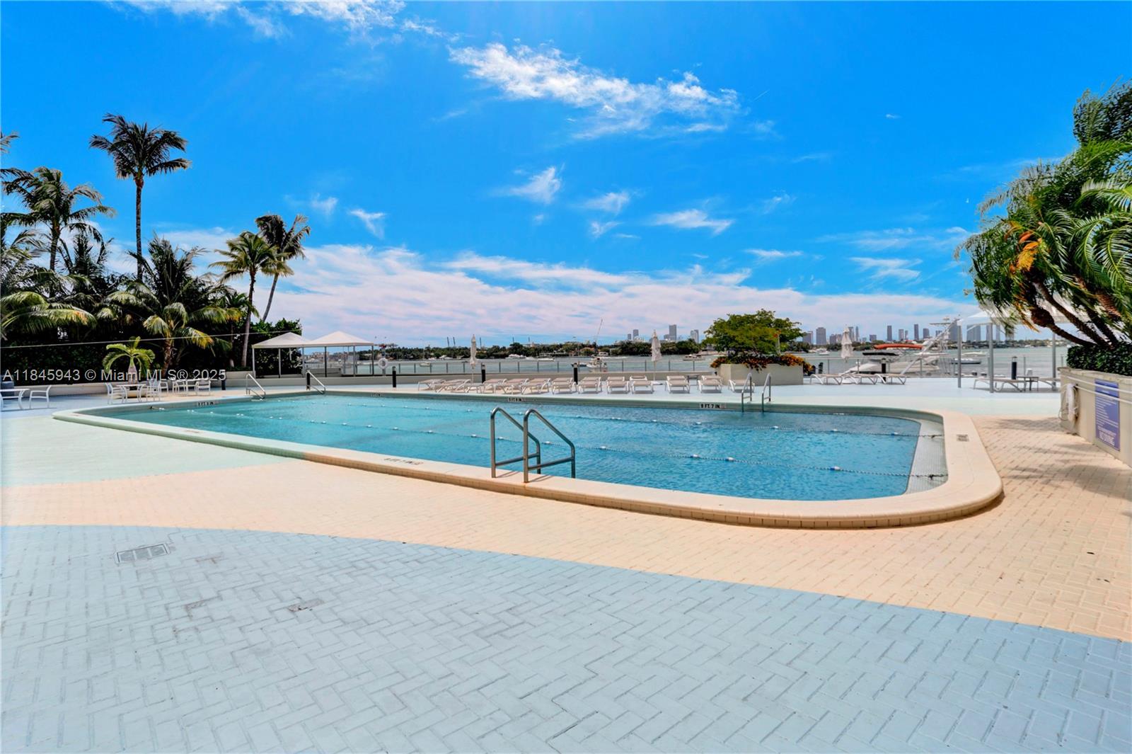 MIRADOR 1200 CONDO - Residential