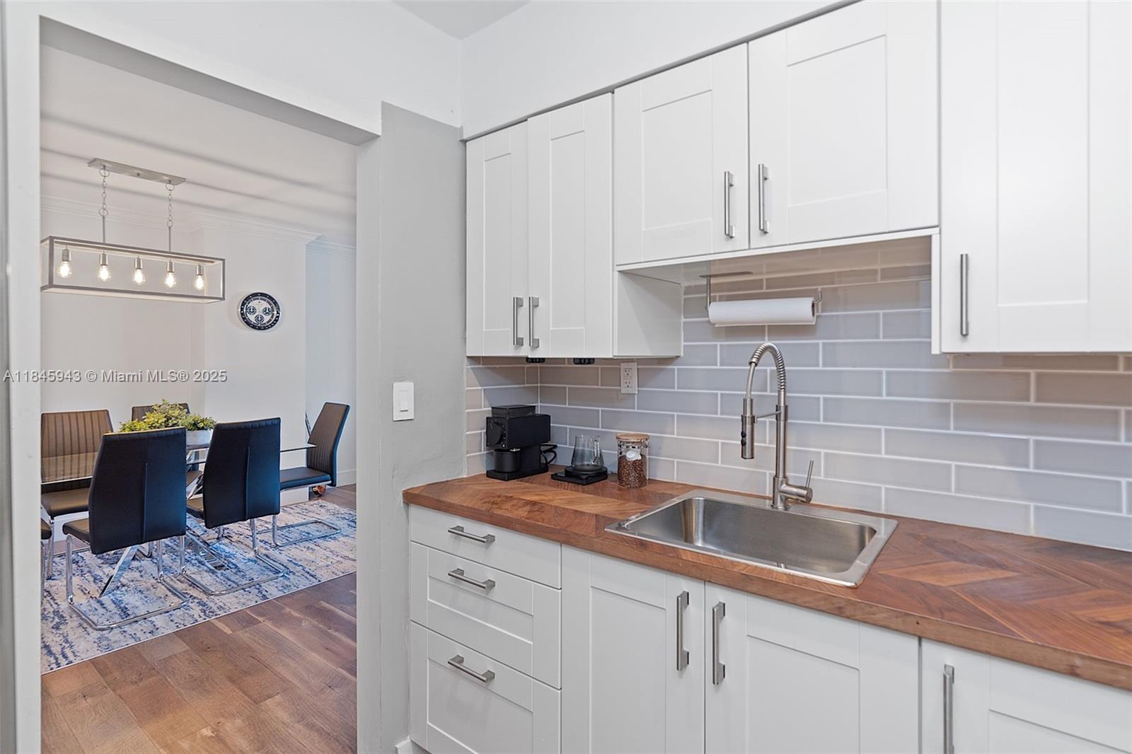 MIRADOR 1200 CONDO - Residential