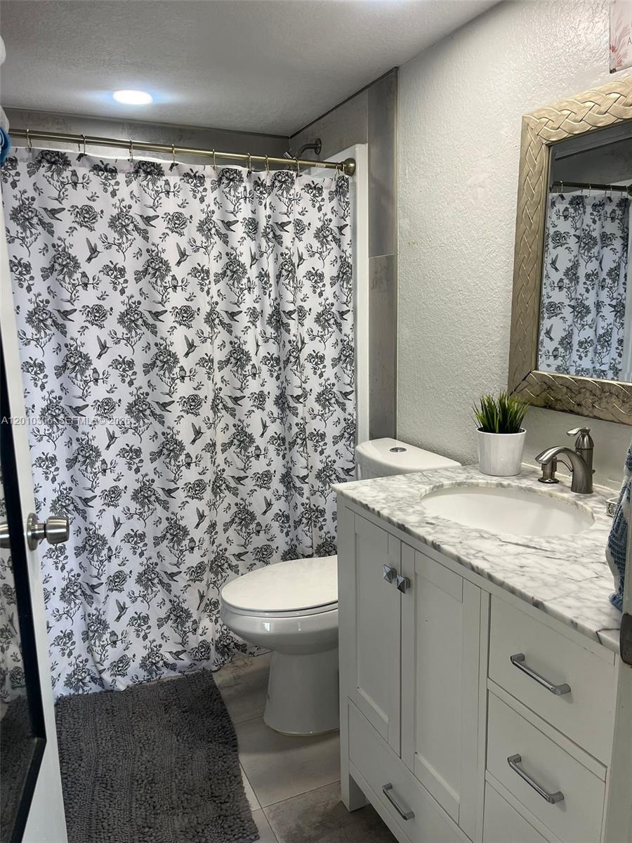 2735 W 52nd St 502