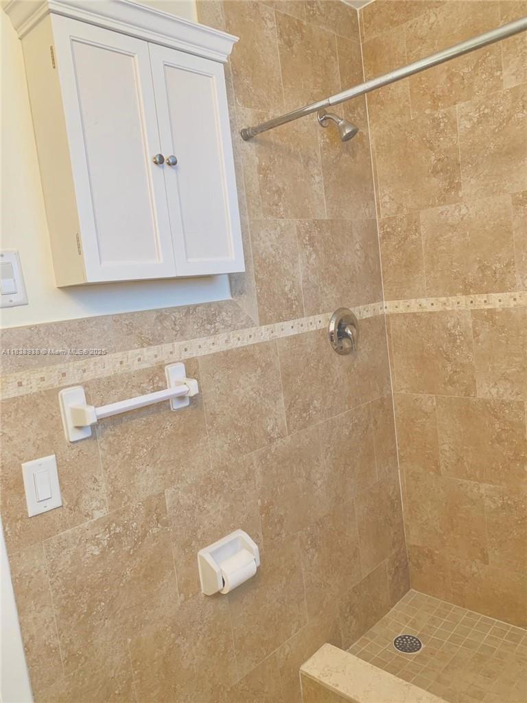 59 NW 37th St 3