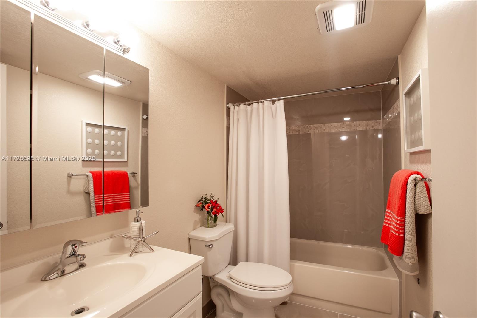 MEADOWBROOK LAKES VIEW CO - Residential