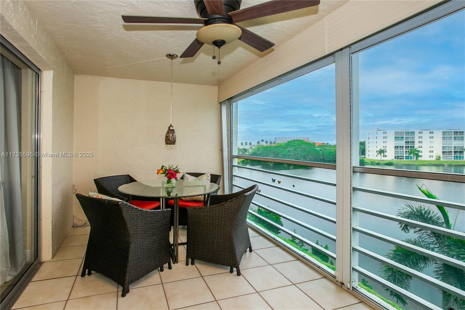 MEADOWBROOK LAKES VIEW CO - Residential