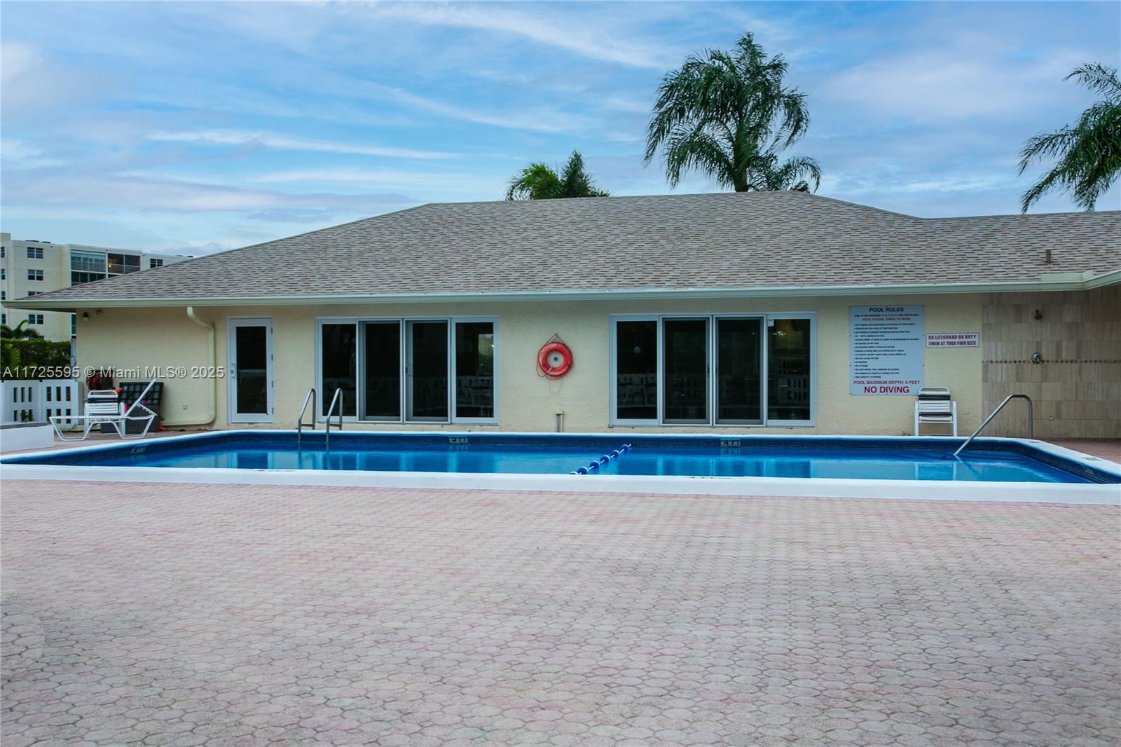 MEADOWBROOK LAKES VIEW CO - Residential