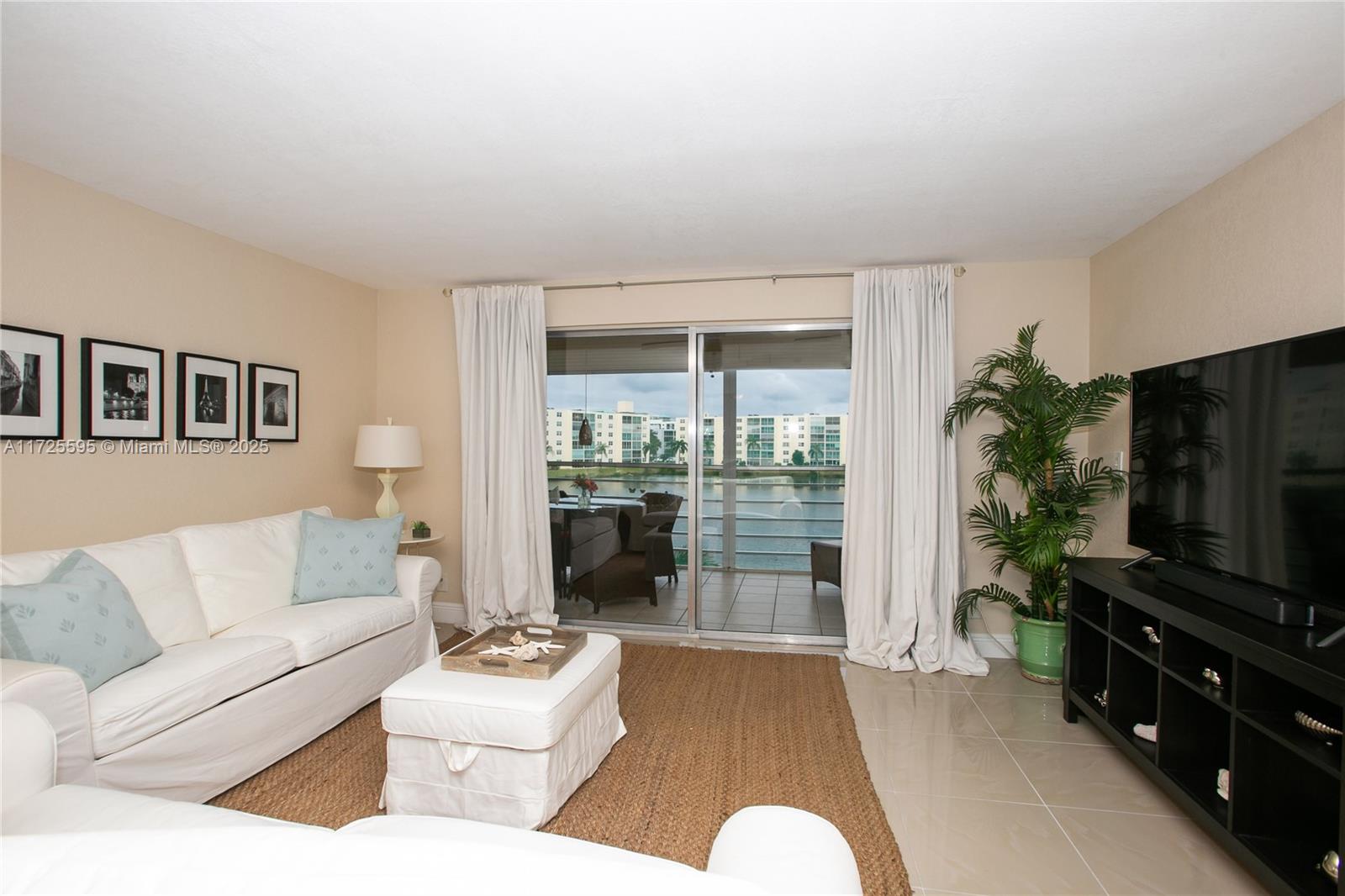 MEADOWBROOK LAKES VIEW CO - Residential