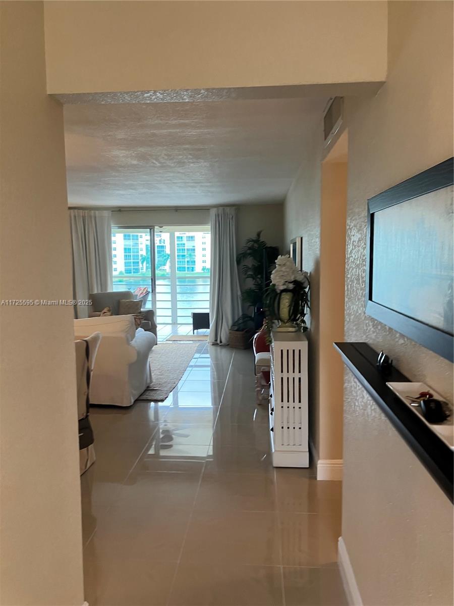 MEADOWBROOK LAKES VIEW CO - Residential