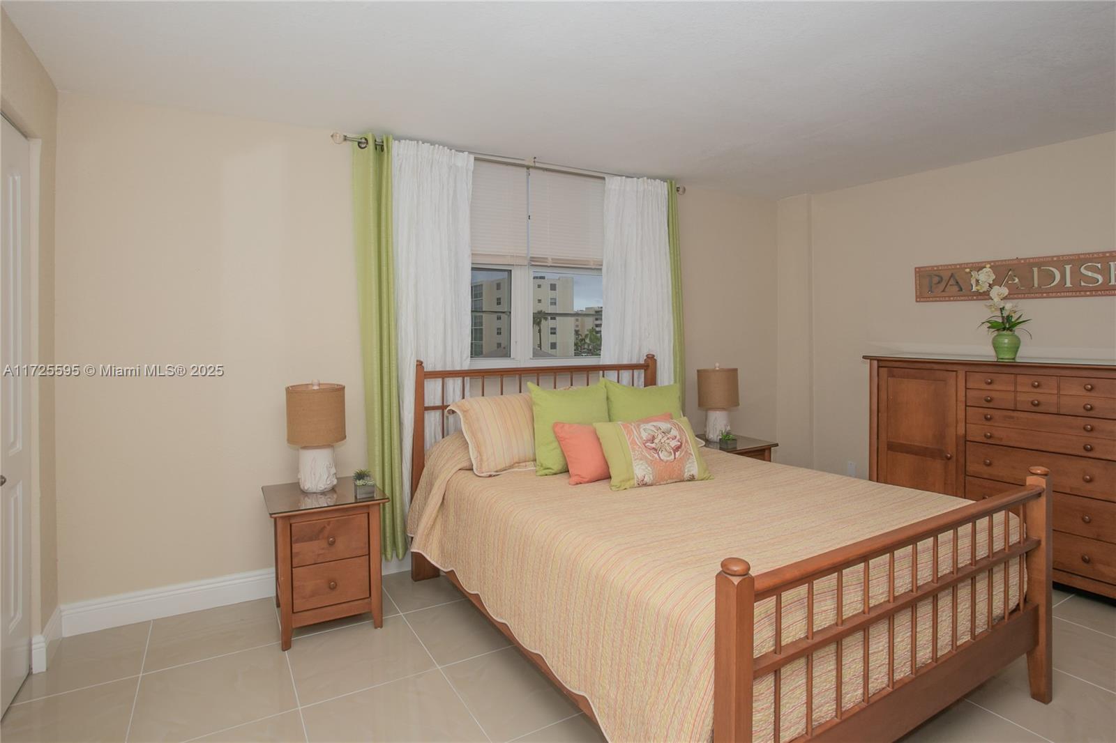 MEADOWBROOK LAKES VIEW CO - Residential
