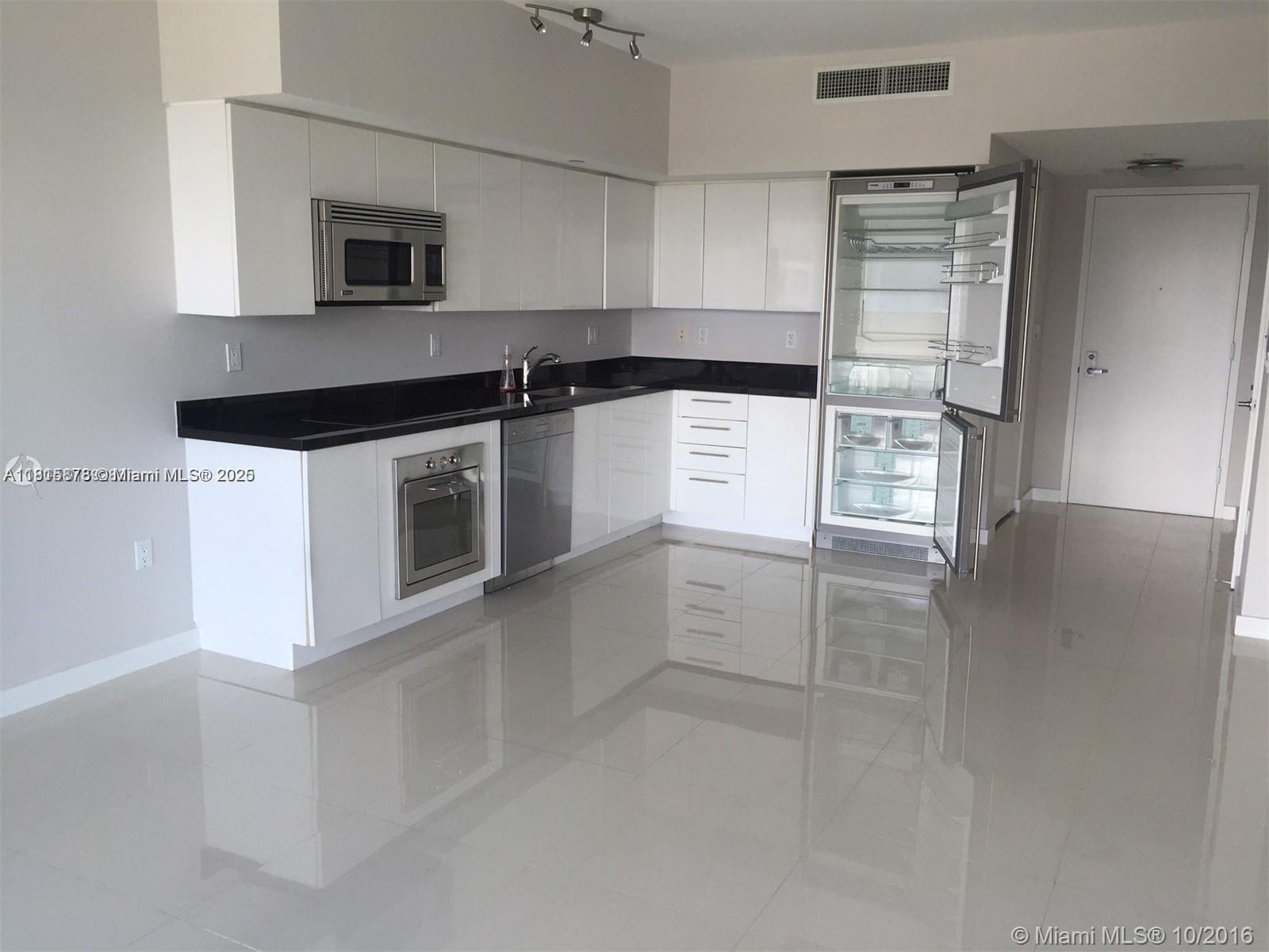 92 Sw 3rd St 1608, Miami, Broward County, Florida - 1 Bedrooms  
2 Bathrooms - 