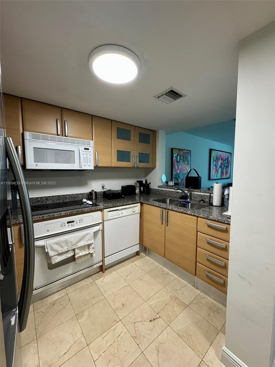2101 Brickell Ave 1209