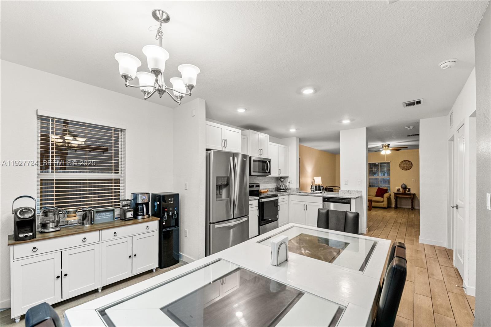 ROYAL HOMES WEST - Residential Lease