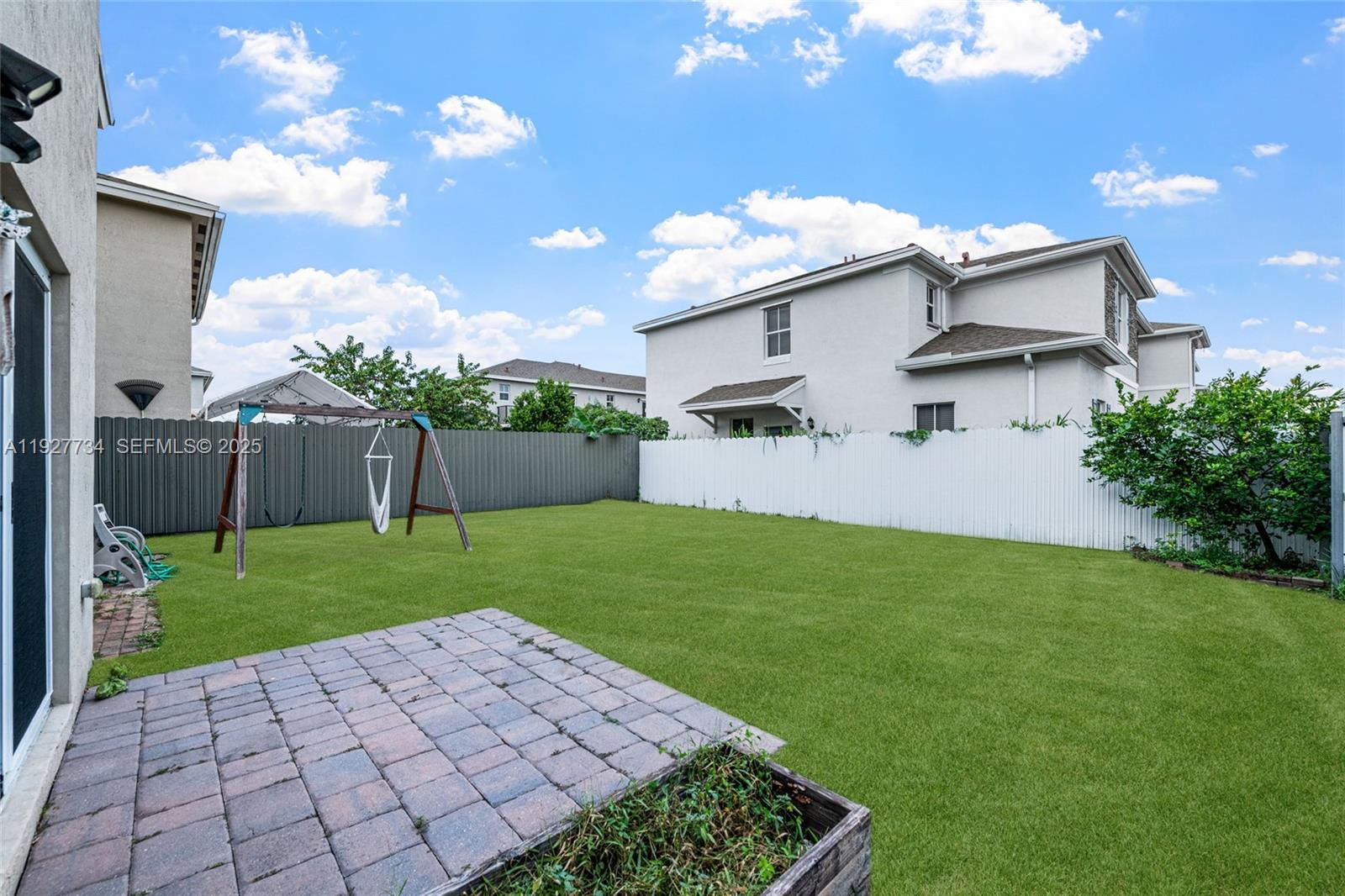 ROYAL HOMES WEST - Residential Lease