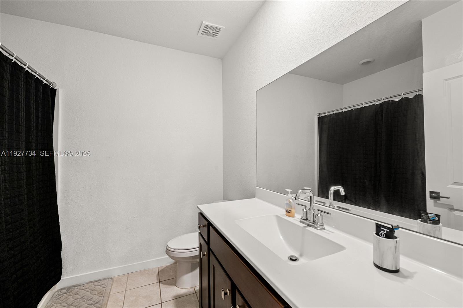 ROYAL HOMES WEST - Residential Lease