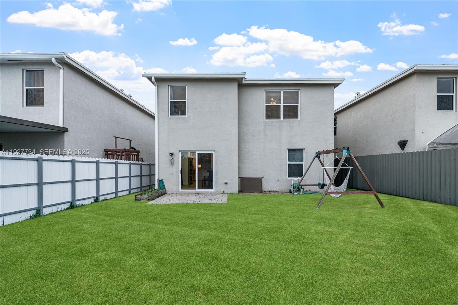 ROYAL HOMES WEST - Residential Lease