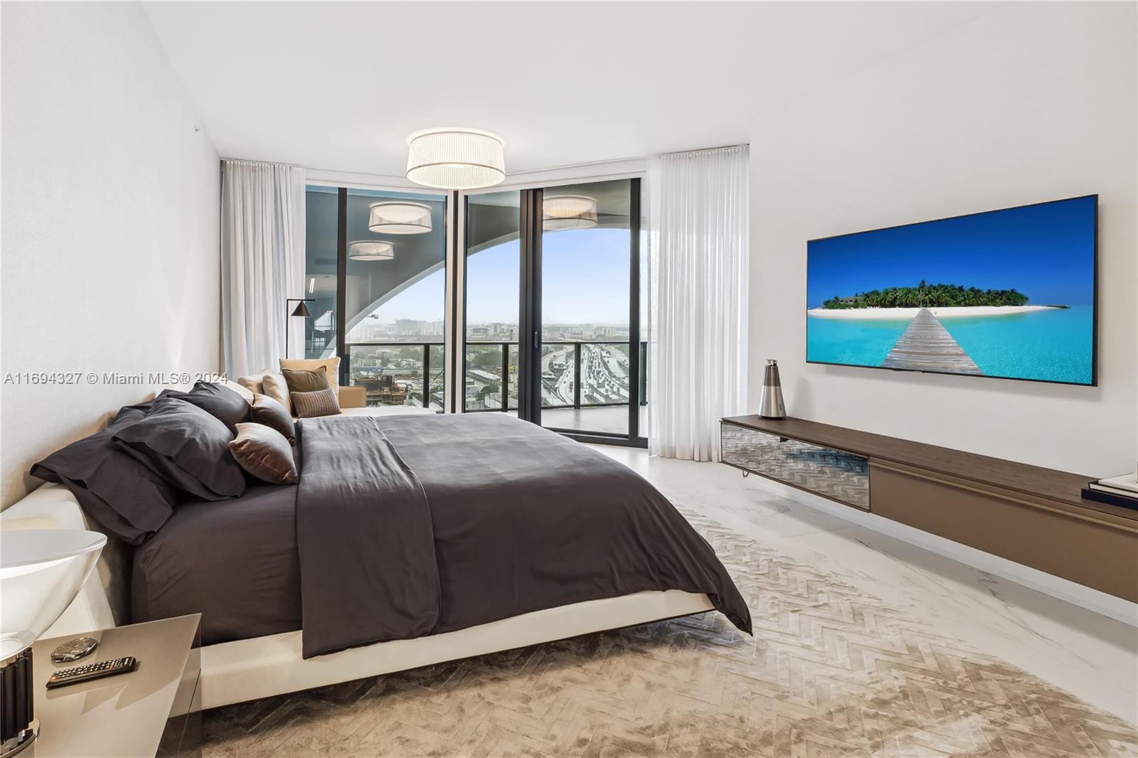 ONE THOUSAND MUSEUM CONDO - Residential