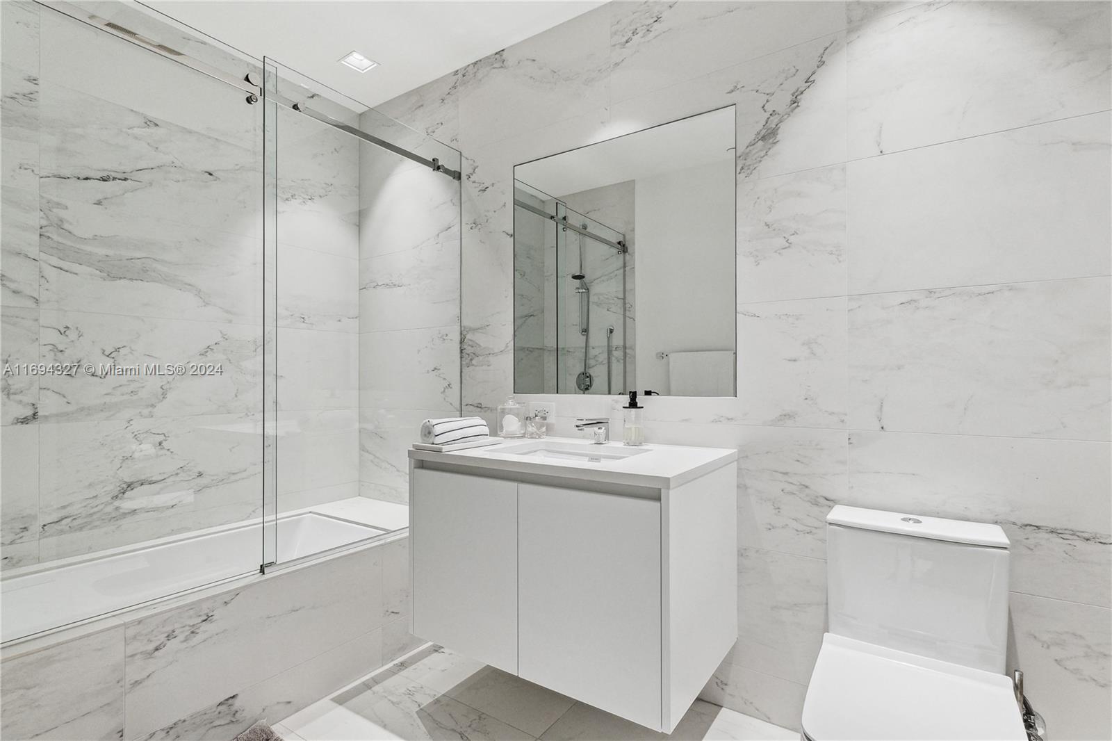 ONE THOUSAND MUSEUM CONDO - Residential