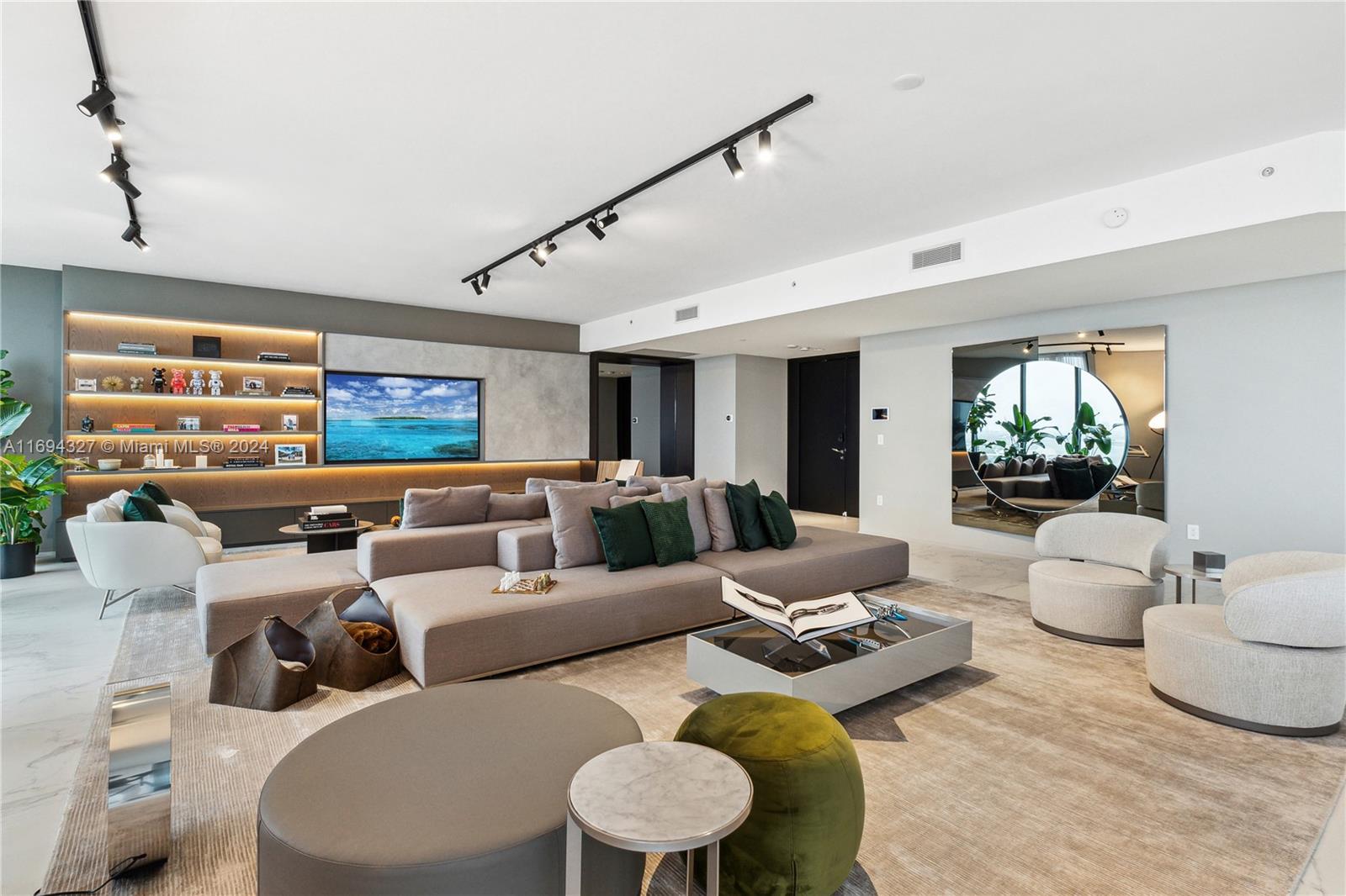 ONE THOUSAND MUSEUM CONDO - Residential