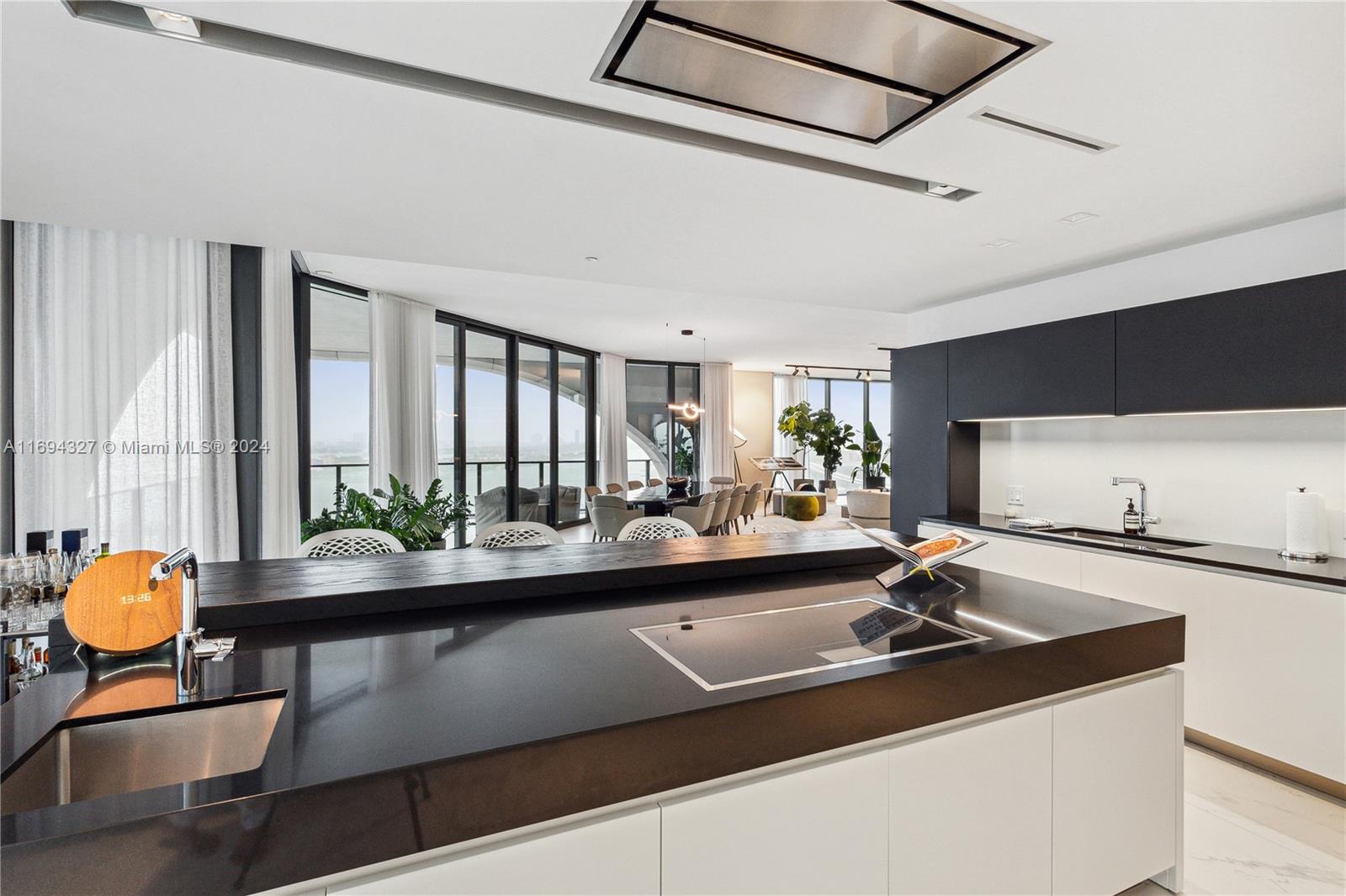 ONE THOUSAND MUSEUM CONDO - Residential