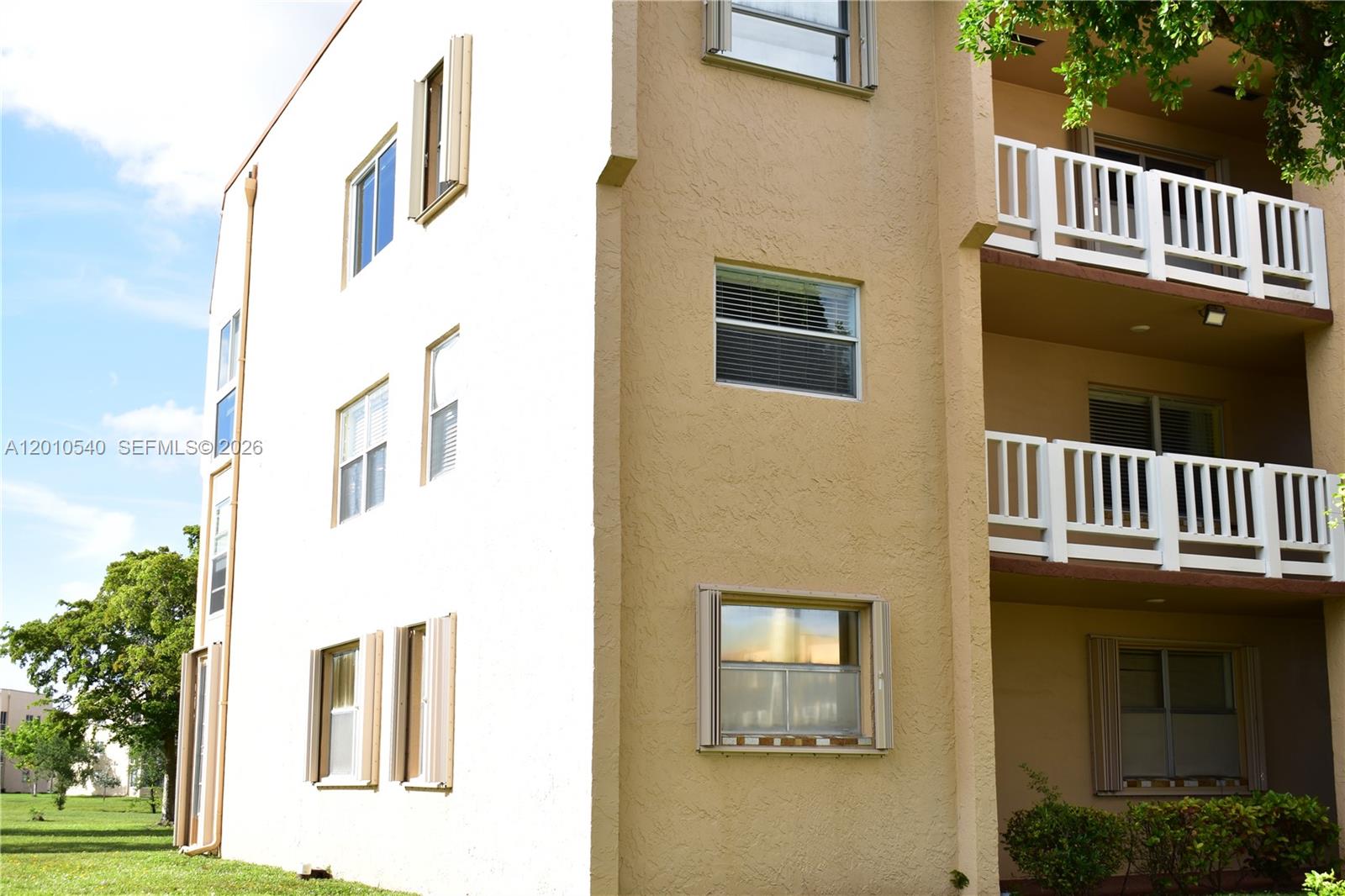 SUNRISE LAKES 94 CONDO - Residential