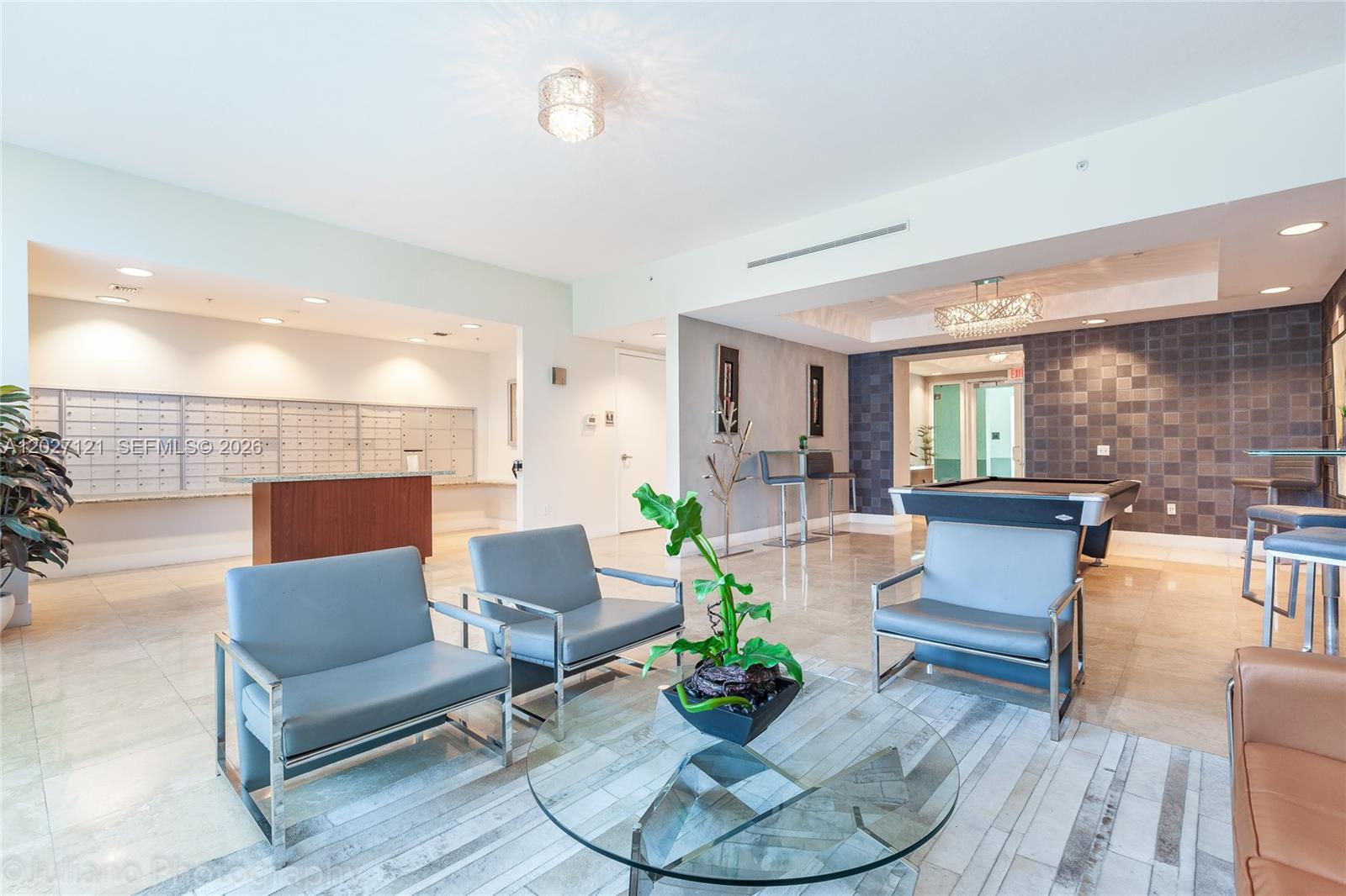 THE OAKS I CONDO - Residential
