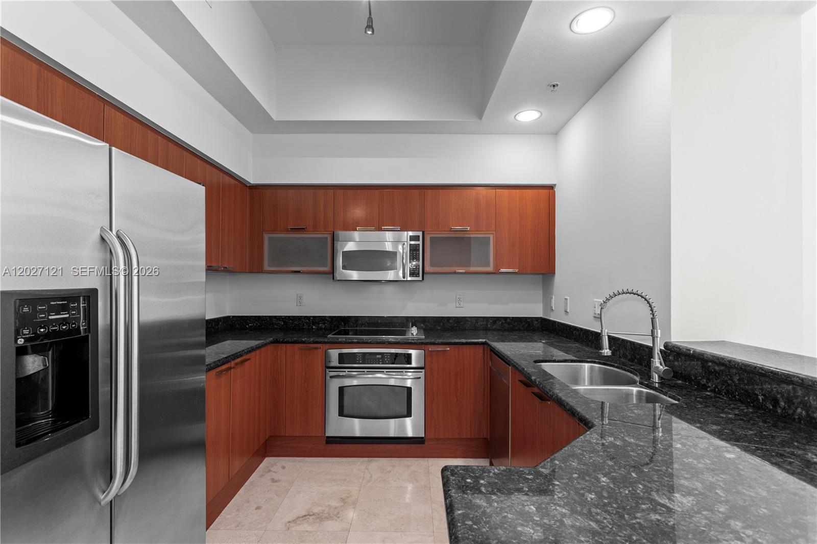 THE OAKS I CONDO - Residential