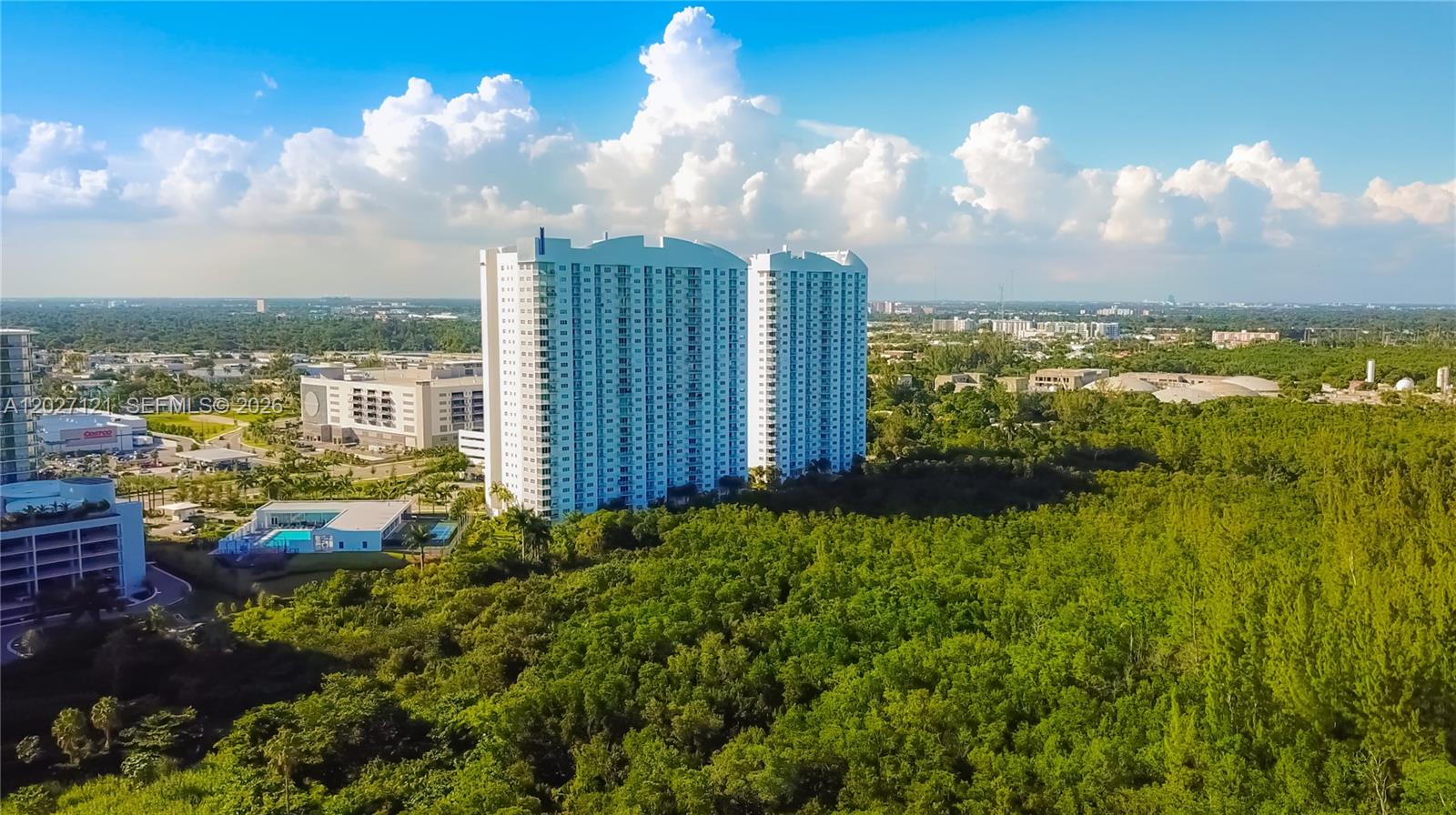 THE OAKS I CONDO - Residential