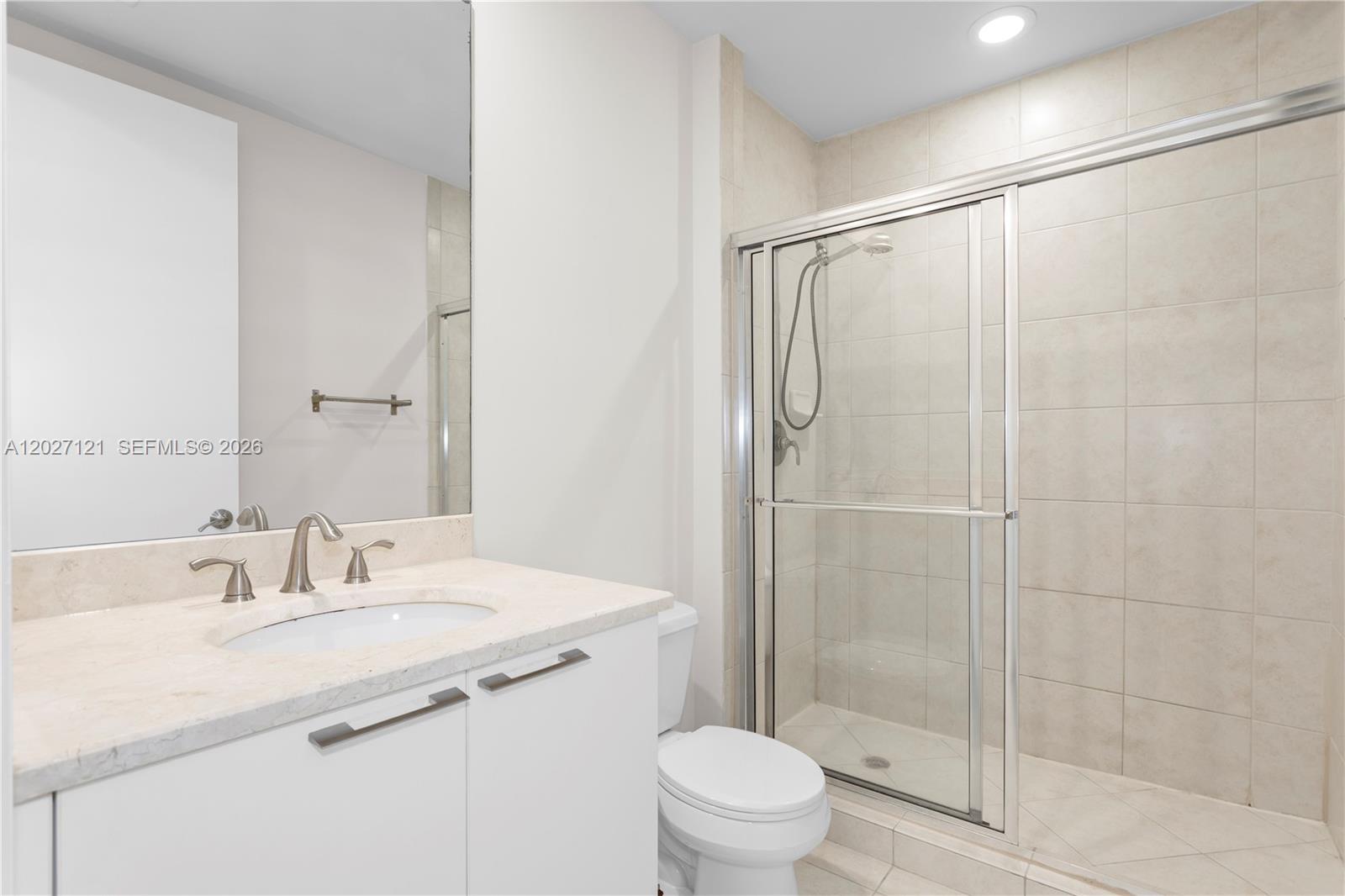THE OAKS I CONDO - Residential