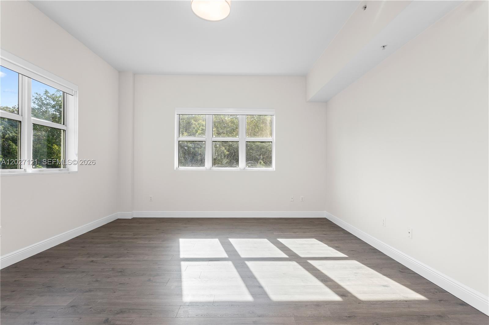 THE OAKS I CONDO - Residential