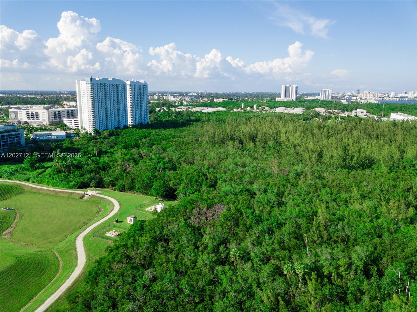 THE OAKS I CONDO - Residential