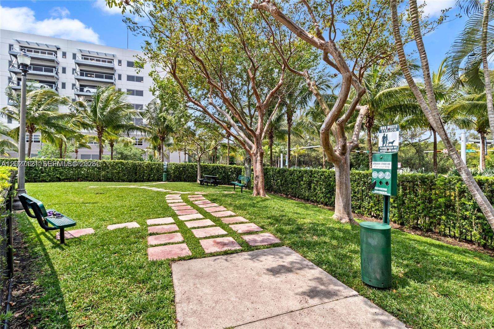 THE OAKS I CONDO - Residential