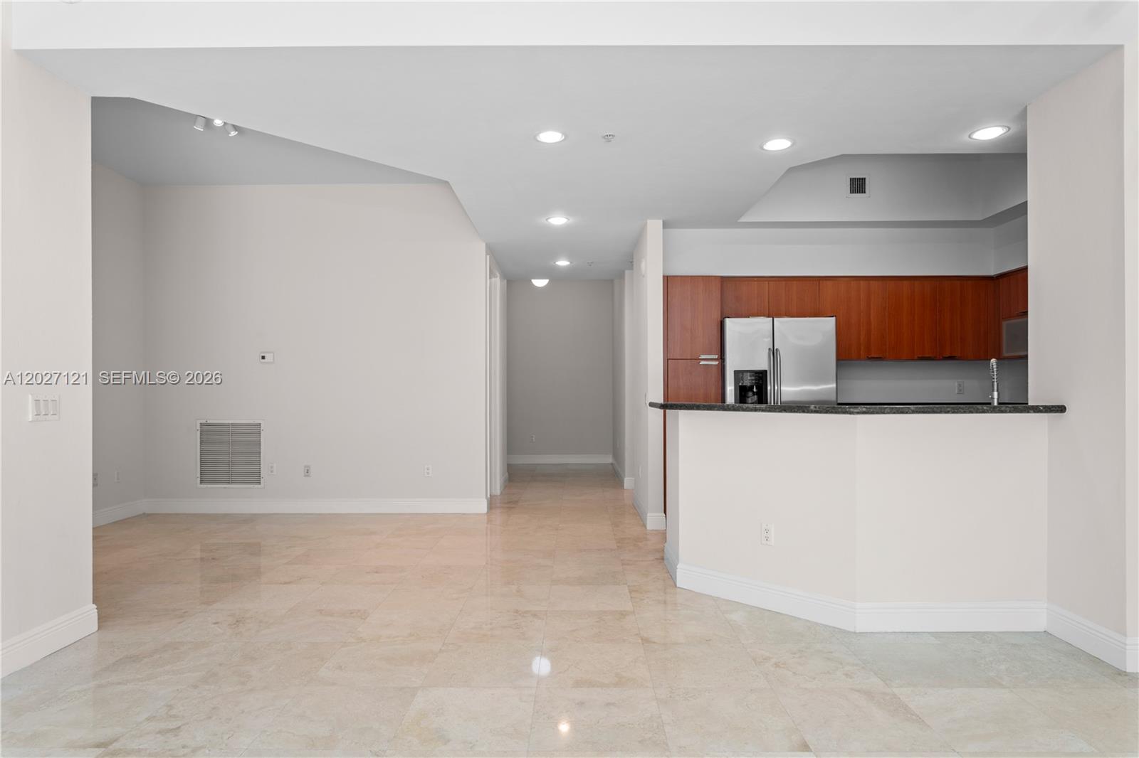 THE OAKS I CONDO - Residential