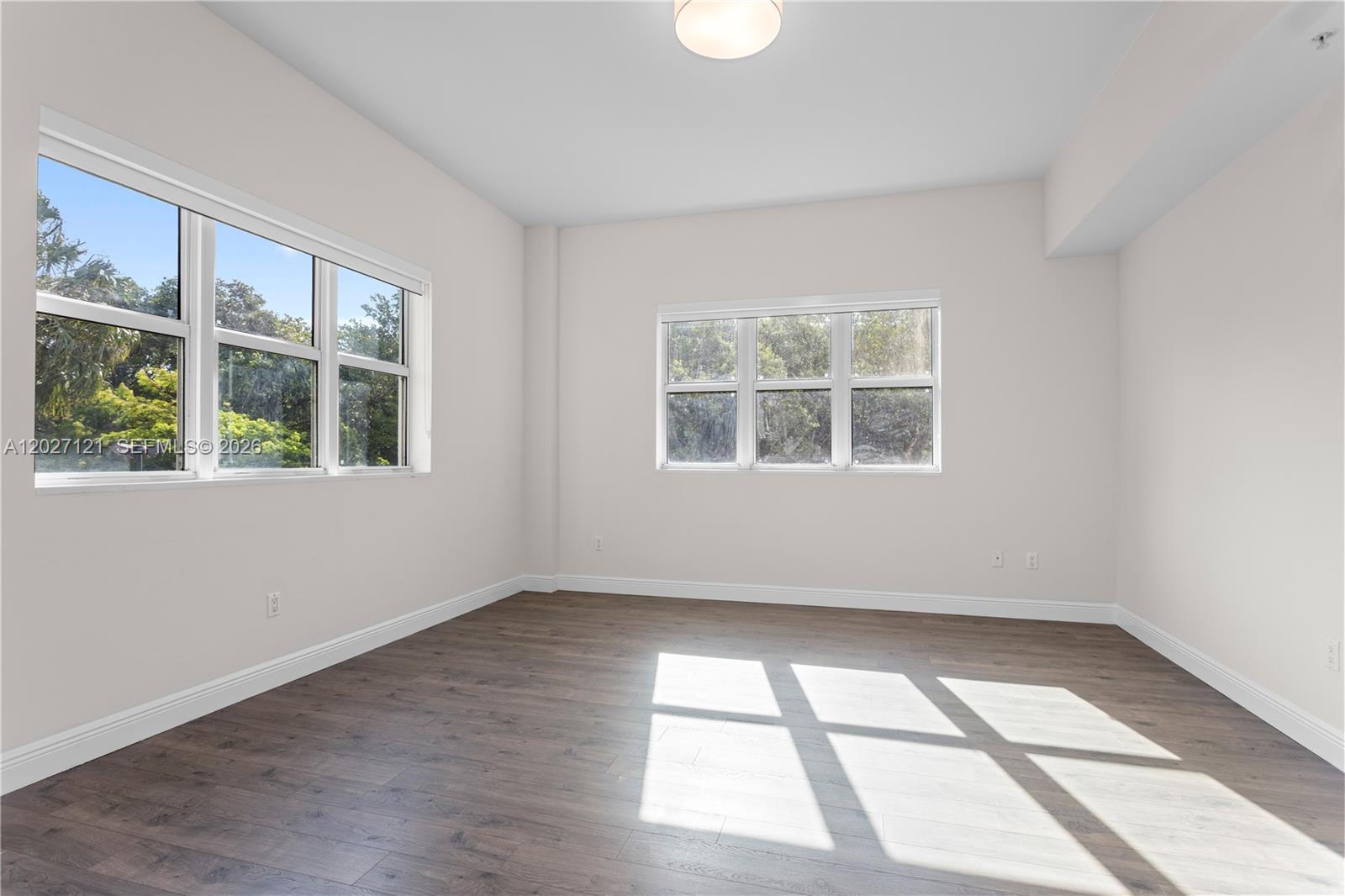 THE OAKS I CONDO - Residential