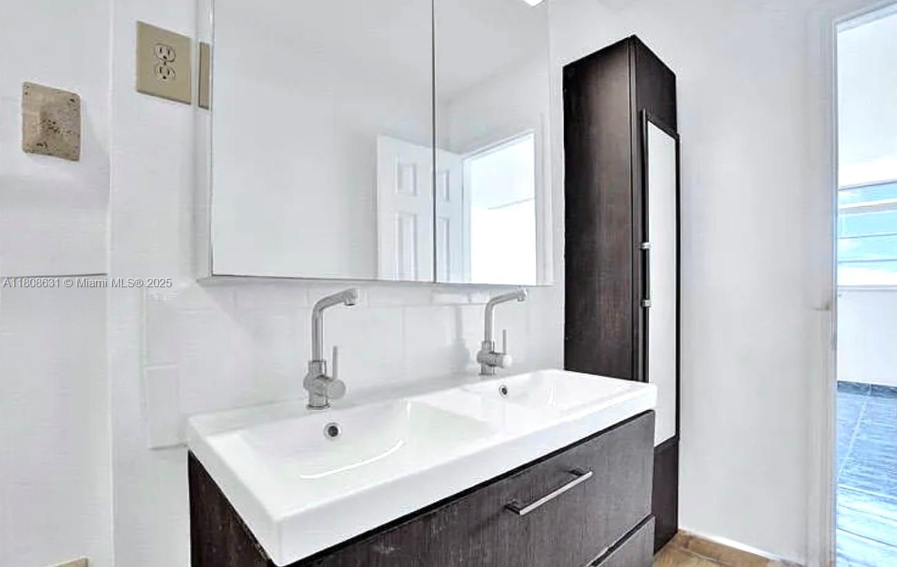 BYRON GARDENS CONDO - Residential
