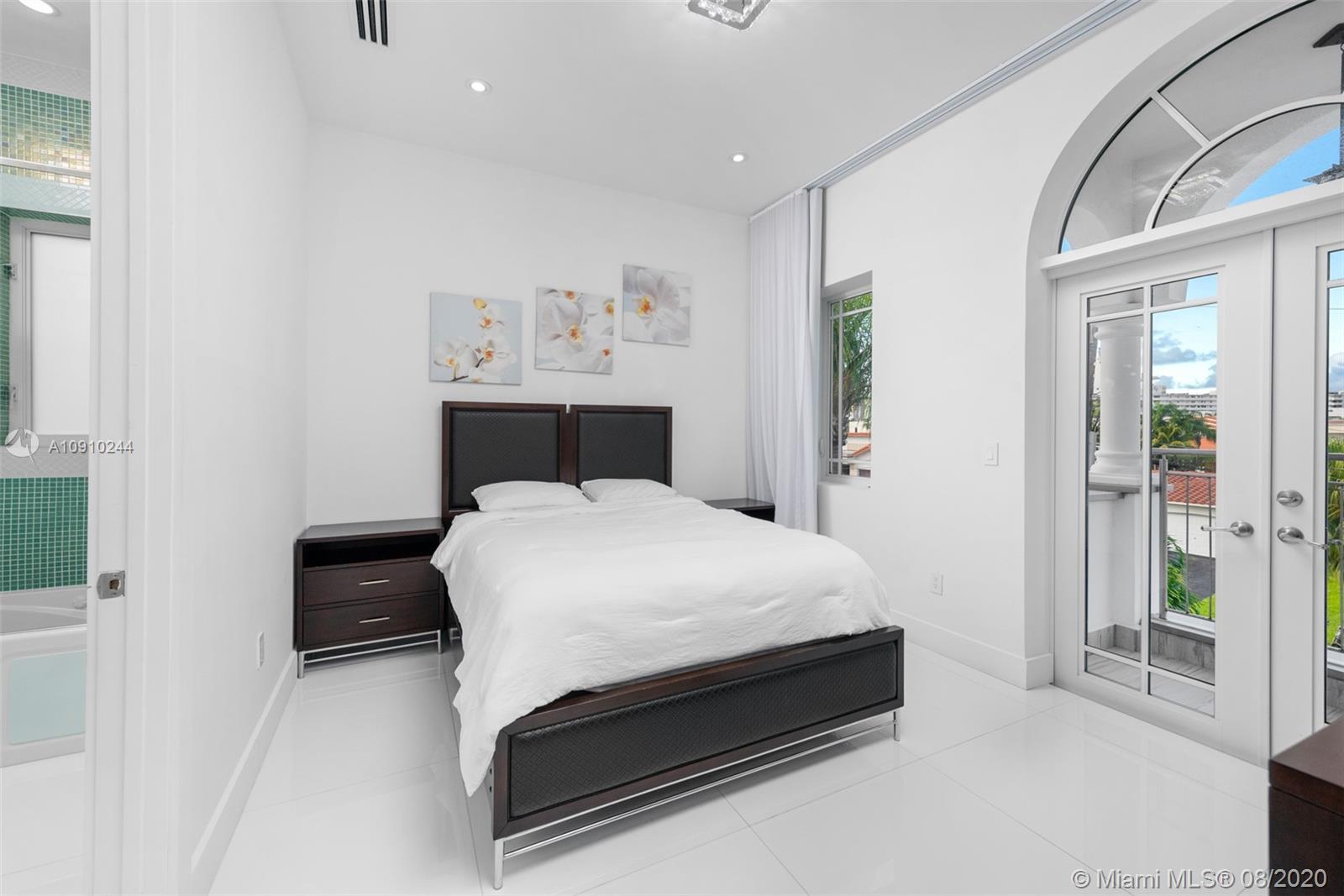 EASTERN SHORES - Residential