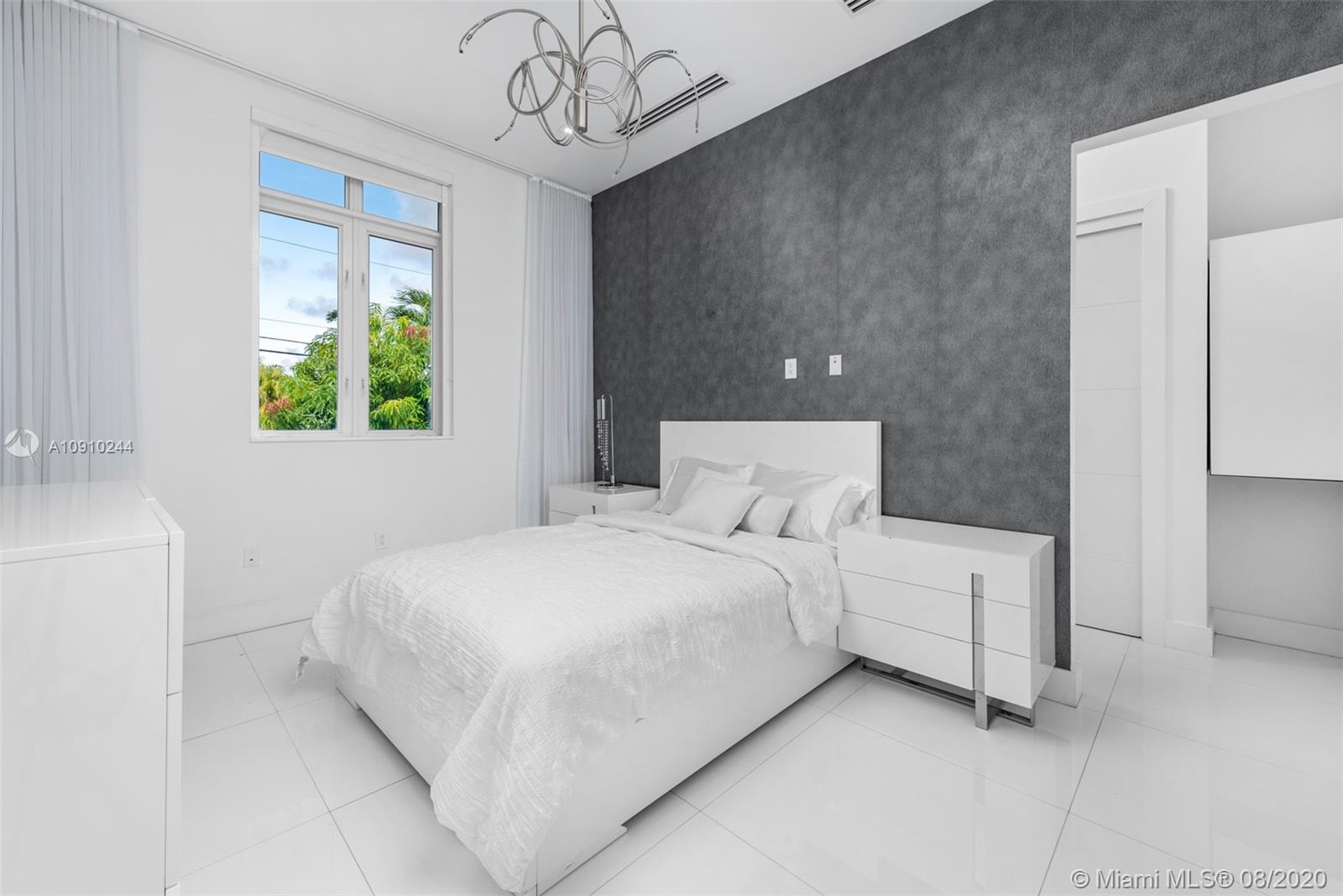 EASTERN SHORES - Residential