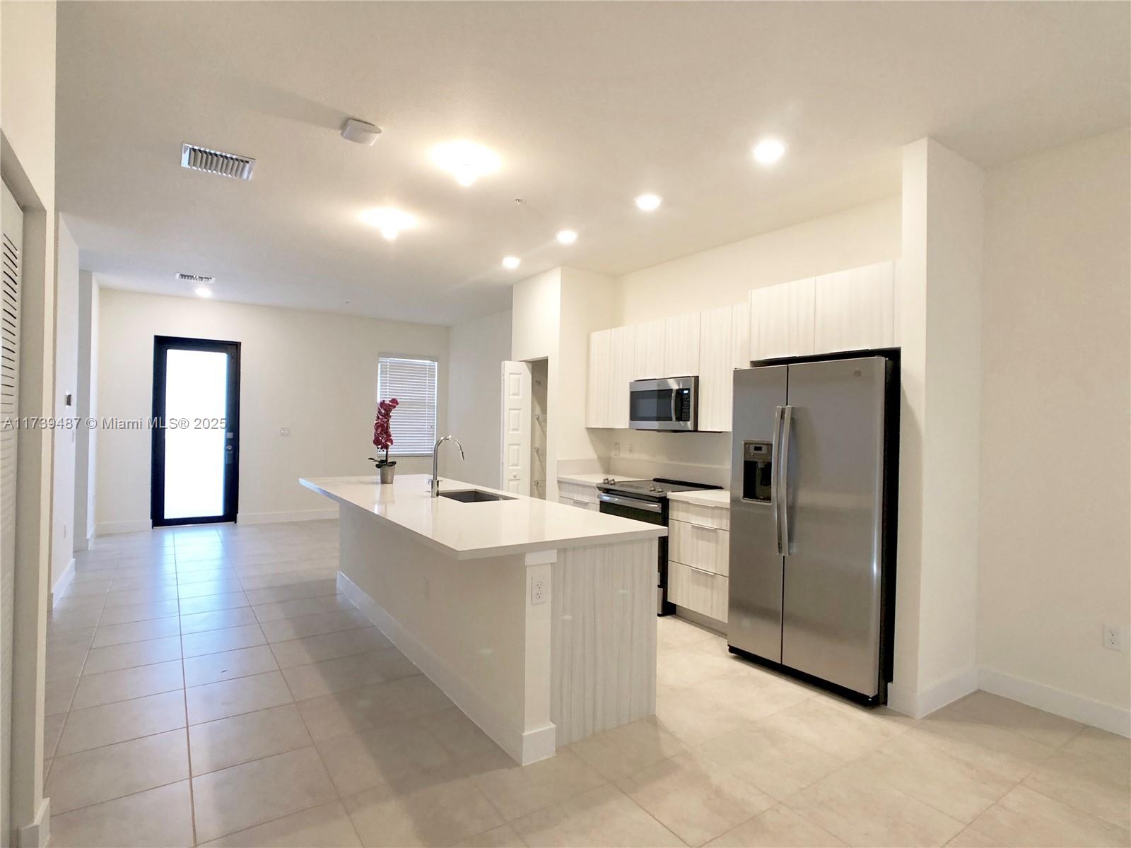 APEX AT PARK CENTRAL COND - Residential