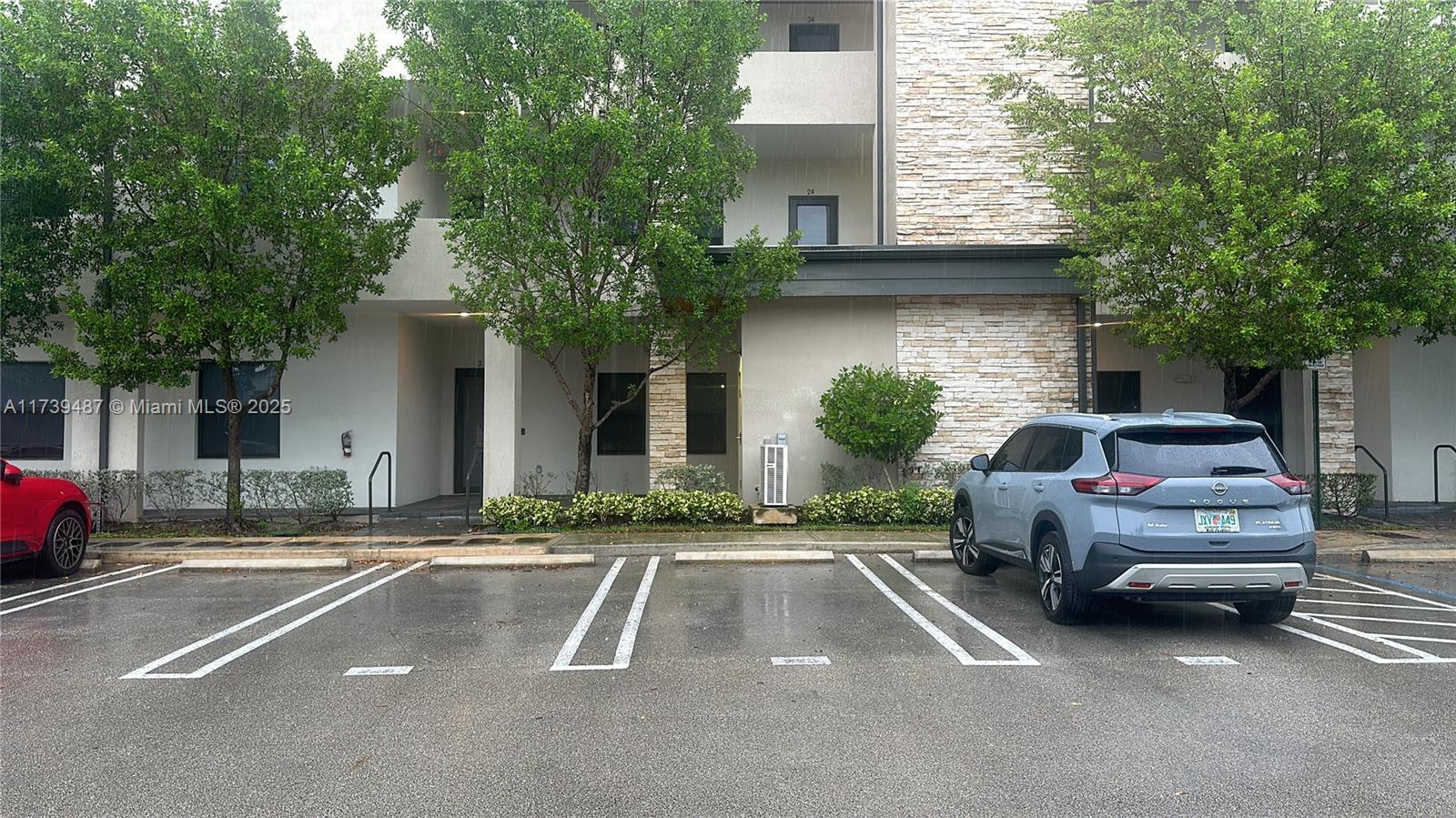 APEX AT PARK CENTRAL COND - Residential