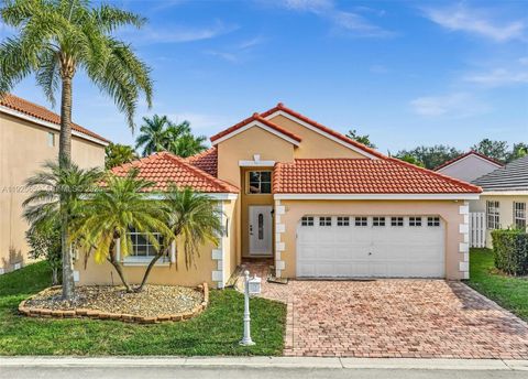 Photo of 255 Somerset Way, Weston, FL 33326 (MLS # A11925653)