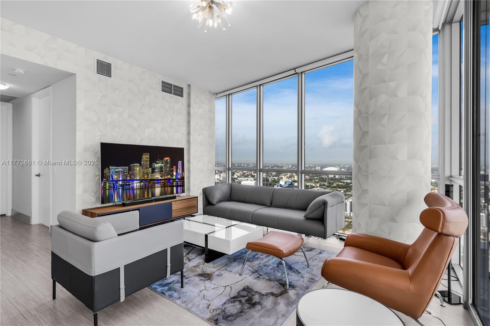 1100 Biscayne Blvd 4605