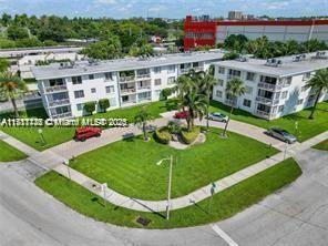 1600 Ne 114th St 211, Miami, Broward County, Florida - 2 Bedrooms  
1 Bathrooms - 