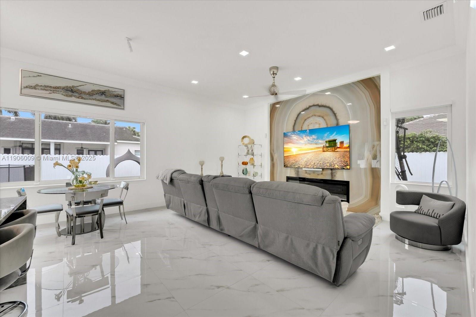 POINCIANA GARDENS - Residential