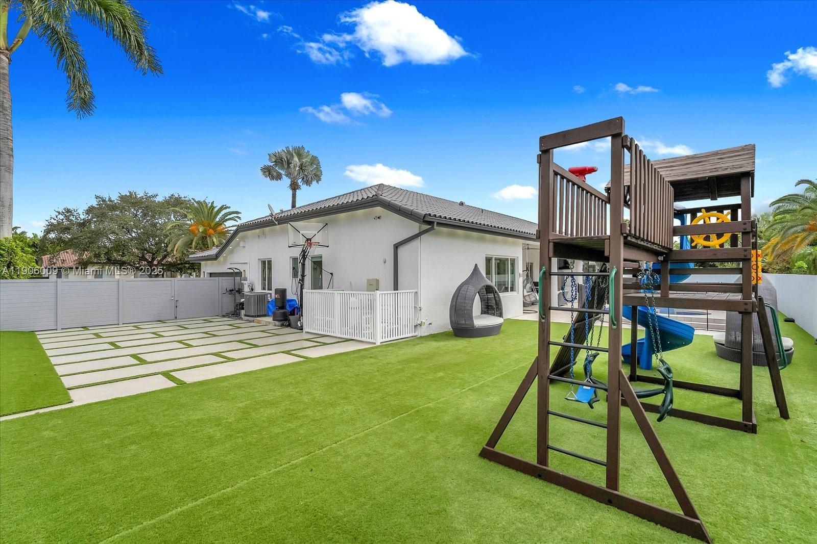 POINCIANA GARDENS - Residential