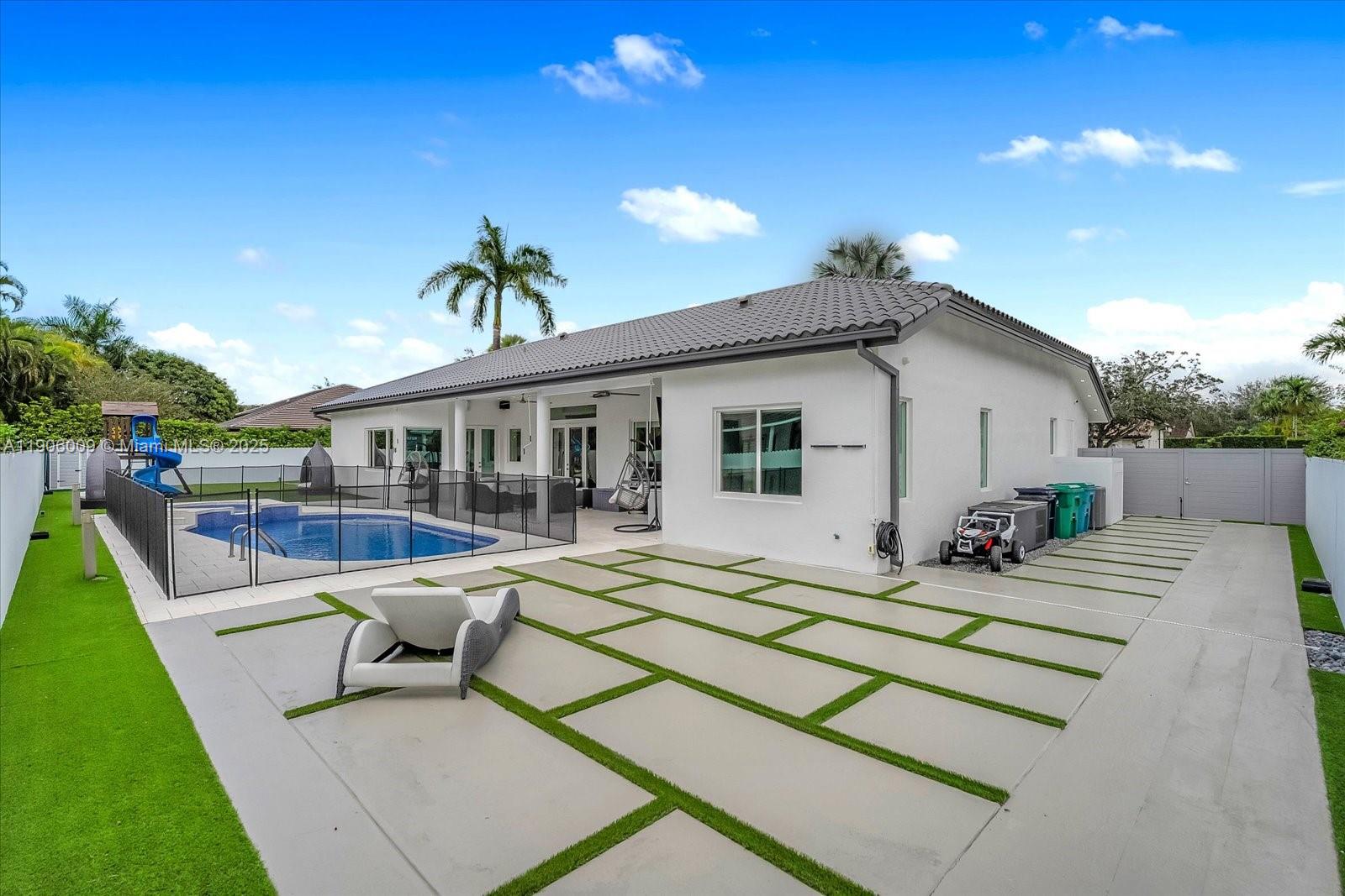 POINCIANA GARDENS - Residential