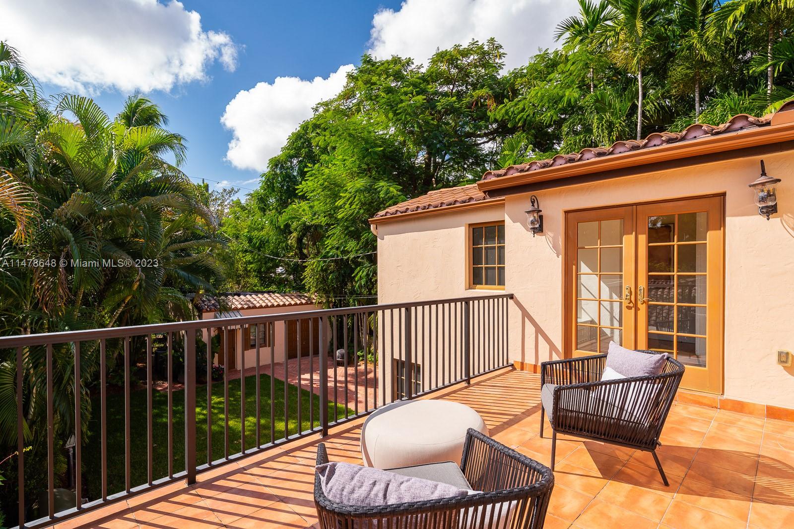 CORAL GABLES RIVIERA SEC - Residential