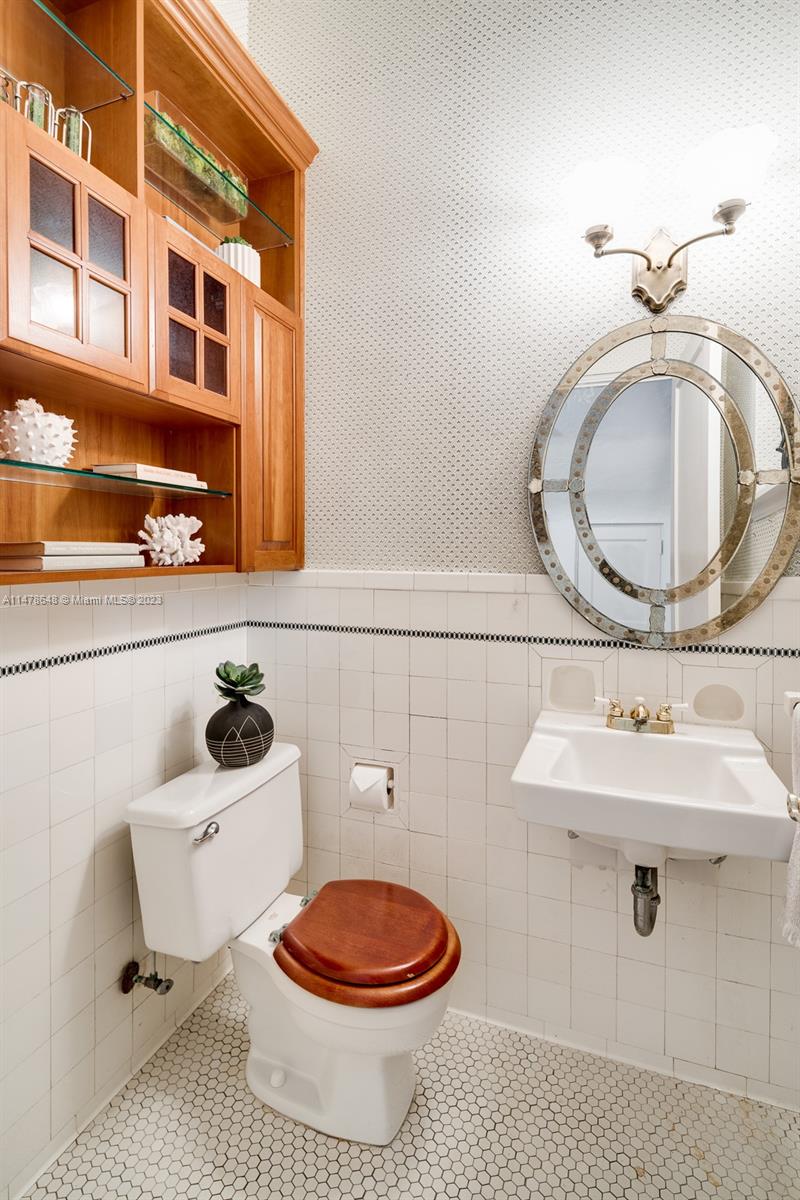 CORAL GABLES RIVIERA SEC - Residential