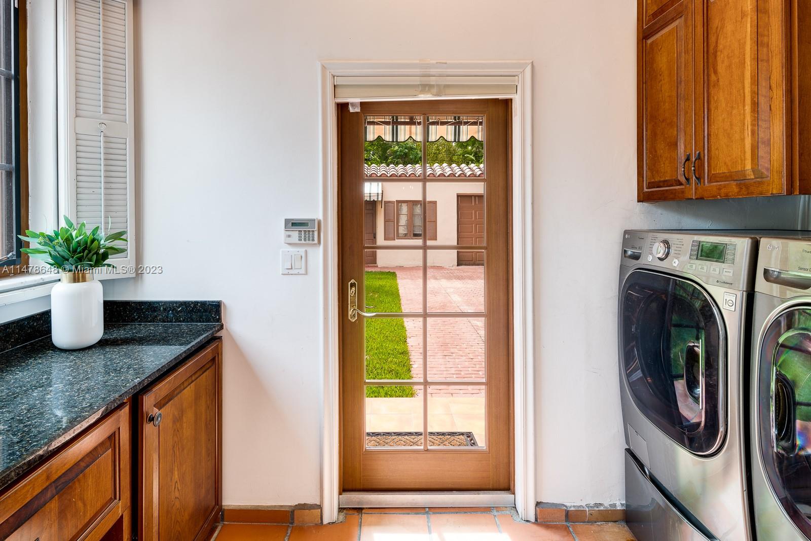 CORAL GABLES RIVIERA SEC - Residential