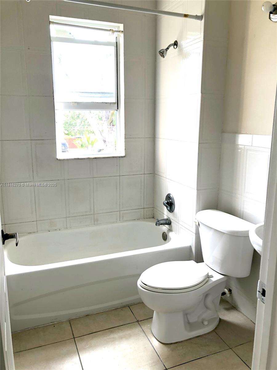 Rental Property at 12124 Ne 5th Ave 7, North Miami, Miami-Dade County, Florida - Bedrooms: 1 
Bathrooms: 1  - $1,350 MO.